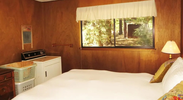 Balsam House - Walk to Lake & Private Beach Area