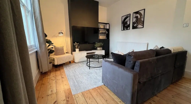 Апартаменты Fulham Tranquil 2BD King Bed Home w/ Parking & Gdn