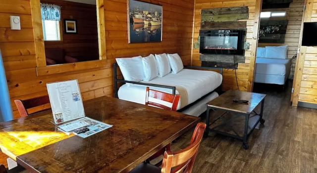 Коттедж c 1 комнатой с видом на воду Westport Marina Cottages