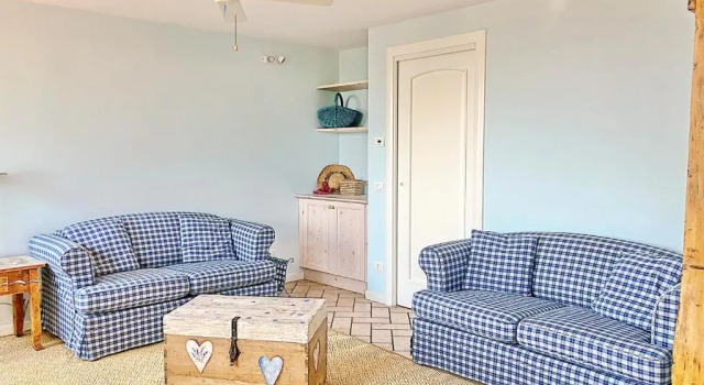 Коттедж с 3 комнатами Alices Nest-Lake View House