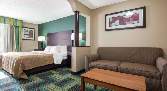 Quality Inn and Suites Arnold - St Louis, Rezerwuj Hotel Arnold Missouri