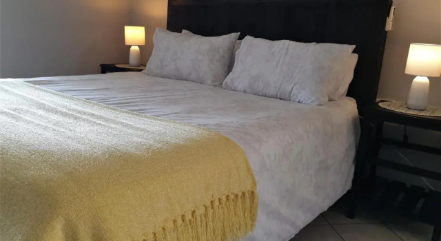 The Blue Shark Ocean View Studio, Забронировать Отель Умкомас Durban South Coast