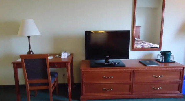 Четырёхместный номер Standard Super 8 by Wyndham Swan River MB