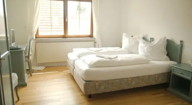 Kastanienhof, Rezervați Hotel Eppstein Taunus