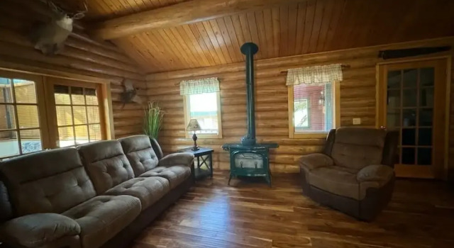 Silverwolf Log Chalet Resort, Buchen Sie Chalet Coram Montana