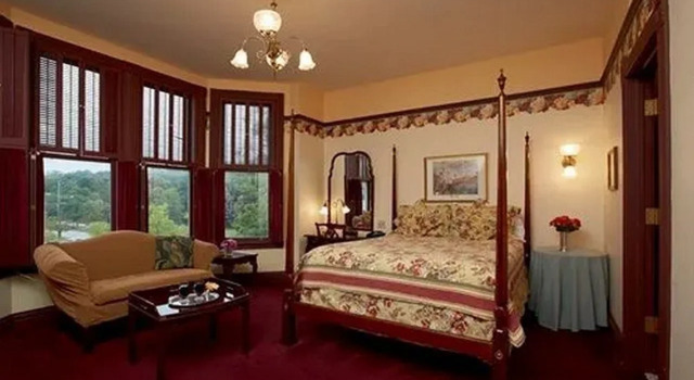 The Fig & The Pheasant Hotel, Buchen Sie Hotel Plymouth Wisconsin