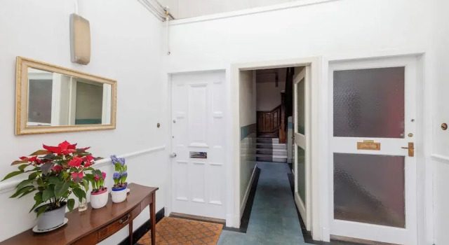 Spacious 2-Bedroom Ground Floor Flat, Rezervați Apartament Edinburgh Edinburgh, aproape de Royal Botanic Garden
