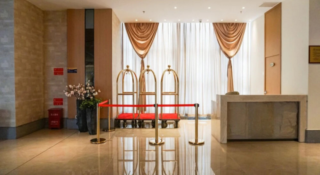 Kunming Xingyao Hotel, Rezerwuj Hotel Hotele w Guandu z basenem, Basen
