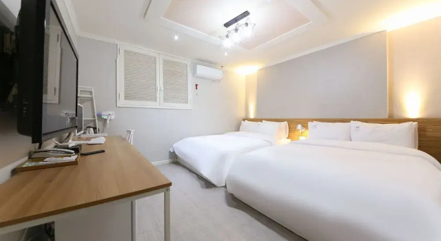Двухместный номер Deluxe с видом на город Gwangju W Lounge Hotel