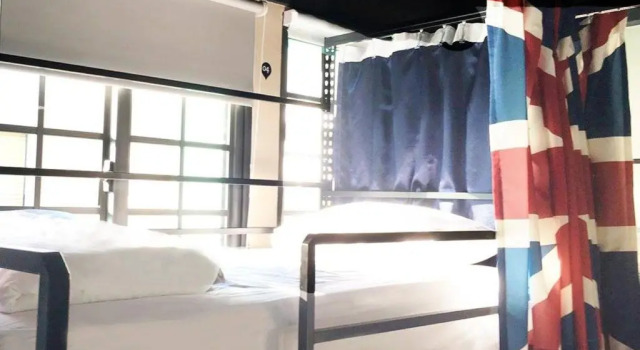 Кровать в общем номере Light Stay