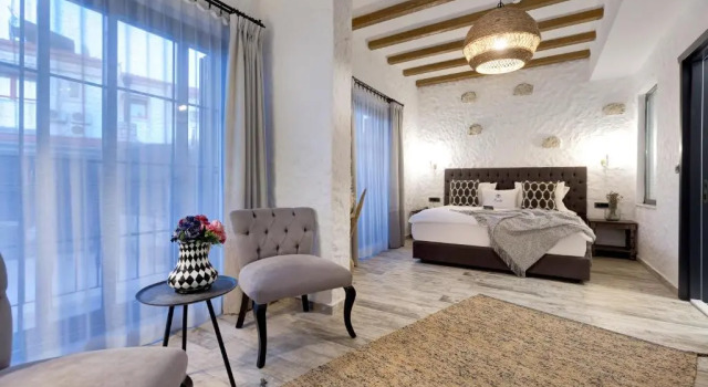 Двухместный номер Deluxe с видом на бассейн Alachi Hotel