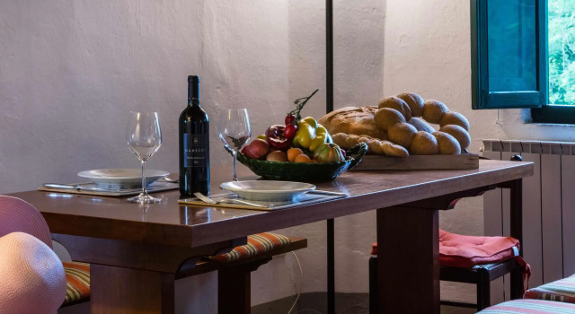 Apartment Near Pisa With Pool and Garden, Book Apartment Hotels in Peccioli with a Pool, Swimming Pool