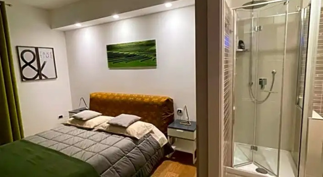 Smart-House-Central-Rent-Rooms-With-Air-Conditioning FREE PARKING, Забронировать Отель Отели Бергамо с парковкой, рядом с Стадион «Атлети Адзурри д’Италия», Парковка