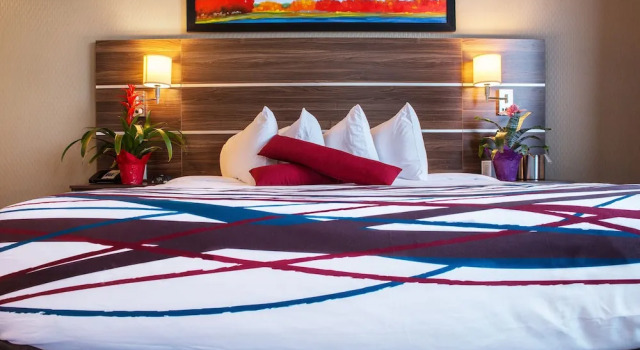 Семейный люкс Encore Suites by Service Plus Inns