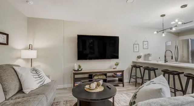 4925 Pike Unit2