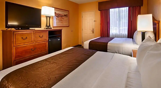 Четырёхместный номер Standard Цокольный этаж Best Western Durango Inn & Suites