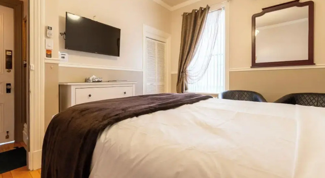 Les 4 saisons, Rezervovat Hotel Quebec 