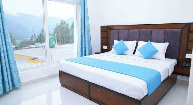 Двухместный номер Deluxe с видом на горы Hotel Daiwarch Mountain View Uttarkashi