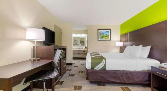 Номер Standard Quality Inn Cleveland North