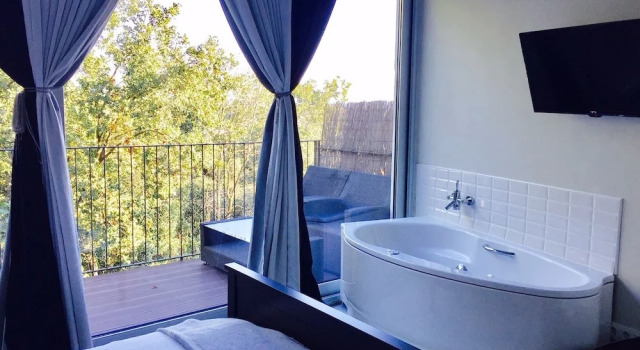 Номер Grand с балконом Les Suites