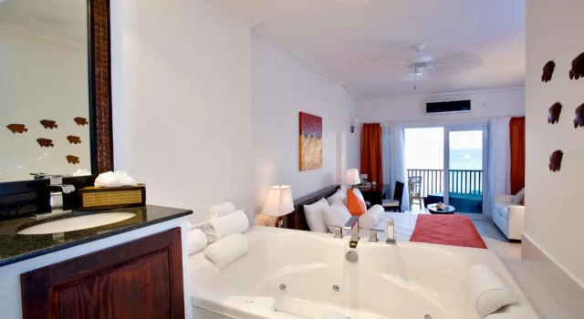 Полулюкс с видом на закат Calabash Cove Resort And Spa - Adults Only
