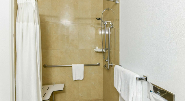 Двухместный номер Standard SureStay Hotel by Best Western Ontario Airport