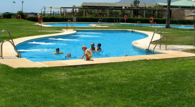 Апартаменты Apartamento VenAVera Playa de Baria 2 K-1D Primera Línea Gran Terraza y WIFI