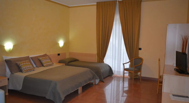 Четырёхместный номер Standard с балконом Albergo La Collina