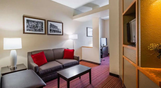 Люкс Best Western Plus Bradbury Inn and Suites