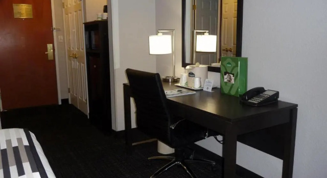 Номер Standard с красивым видом из окна Wingate by Wyndham Columbia
