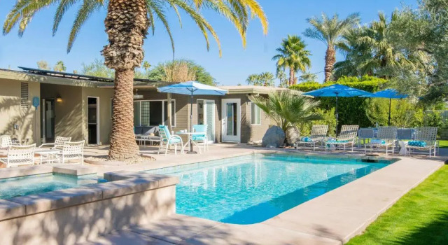 Коттедж c 1 комнатой Canary Palms by ACME House Company