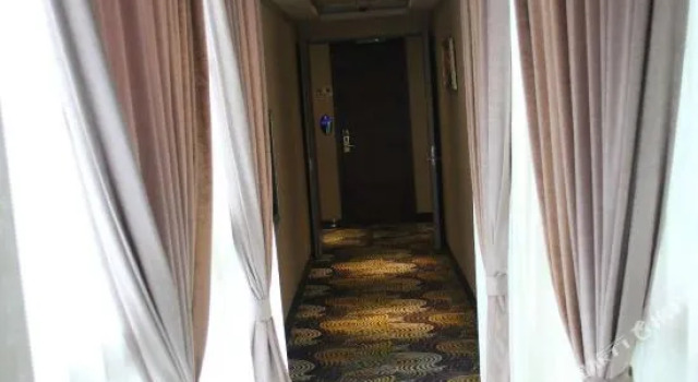 Jitai Hotels (Shanghai Lingling Road Wantiguan), Varaa Hotelli Xuhui 
