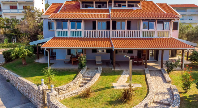 Mare 2, Varaa Hotelli Hotellit Kvarner Islands uima-altaalla, Uima-allas