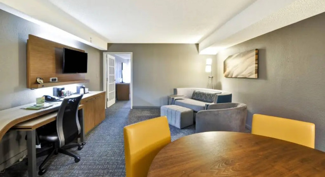 Люкс Courtyard by Marriott Houston I-10 West/Energy Corridor