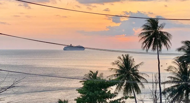 Номер Deluxe See Sea Villa Phuket SHA