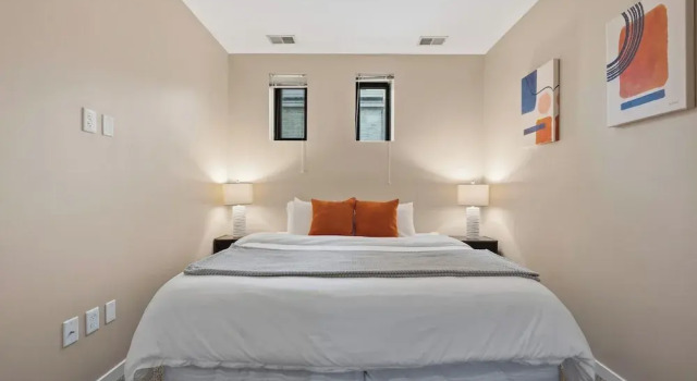 Апартаменты Luxury Modern Downtown Apartment
