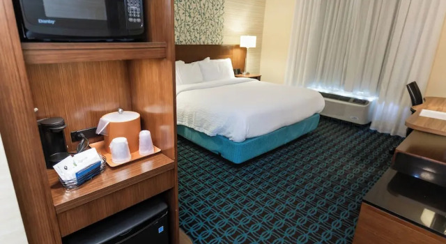 Двухместный люкс Fairfield Inn & Suites by Marriott Bowling Green