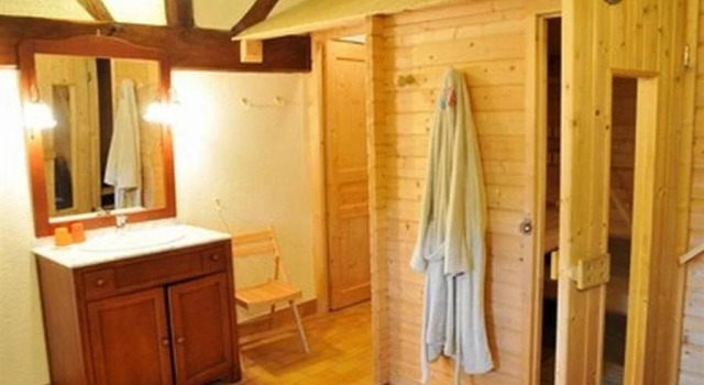 Les Granges Menillonnes, Book Hotel  