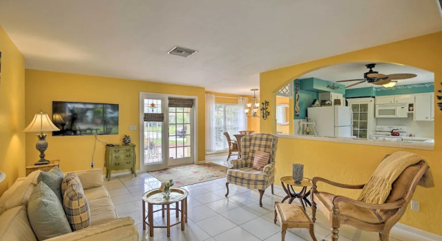 Коттедж Cape Coral Home w/ Yard < 1 Mi to Dtwn!