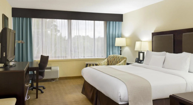 Двухместный номер Standard DoubleTree by Hilton Tinton Falls-Eatontown