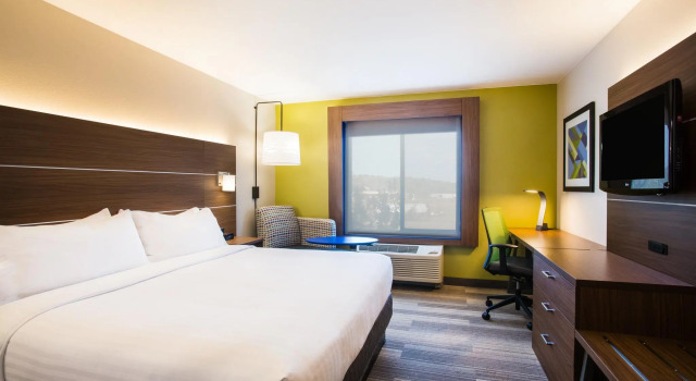 Номер Standard Holiday Inn Express Hotel & Suites Cedar City by IHG