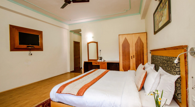 Hotel Prini Palace Manali, Забронировать Отель Недорогие отели штата Химачал-Прадеш, недорого