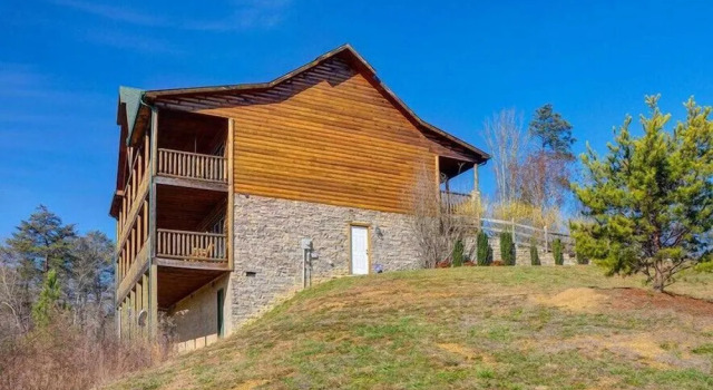 Dancing Bear Lodge