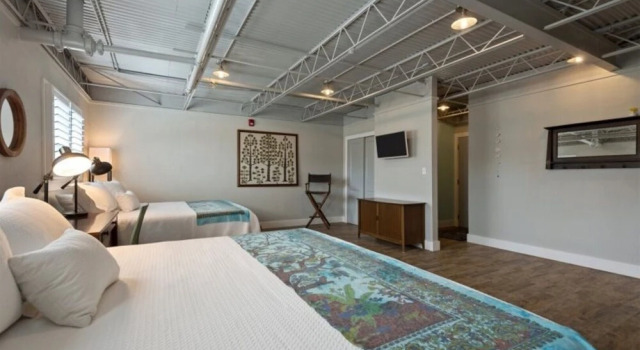 Ocean Jewel 1- Beautifully Renovated Loft Close to Beach and Shops