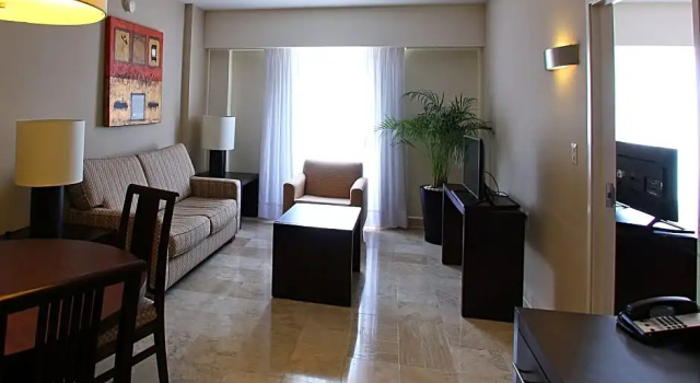 Полулюкс Fiesta Inn Coatzacoalcos