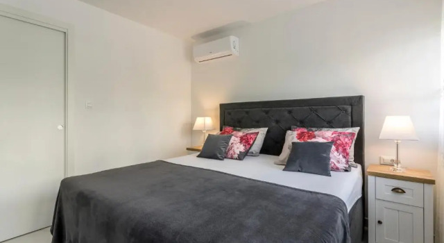 COMFORT STAY apartments, Prenota Appartamento Hotel a Croatian Islands con parcheggio, Parcheggio