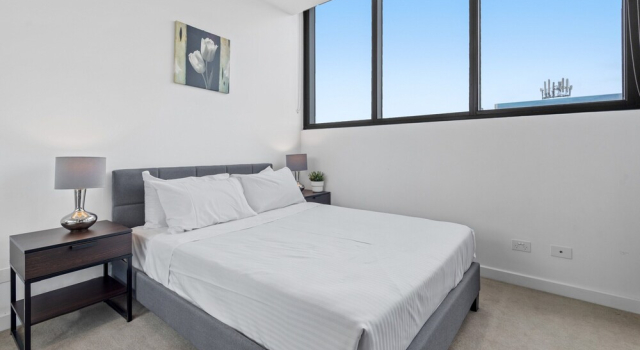 Spacious 2-bed Apartment in Hughesdale