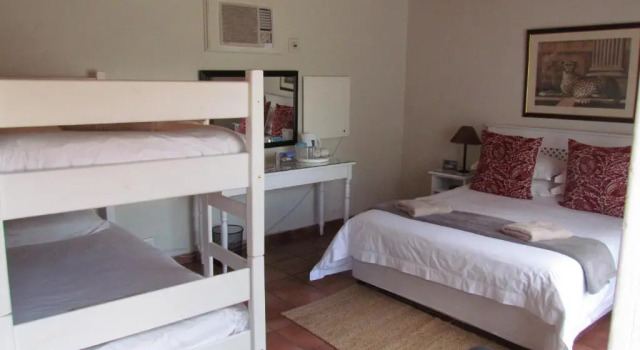 Четырёхместный номер Standard Wagon Wheel Country Lodge