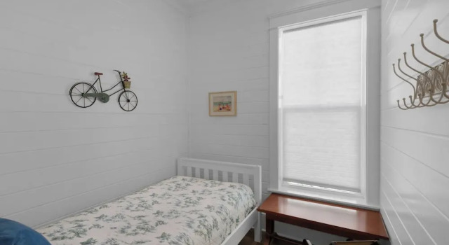 Коттедж Modern Prominence Home ~ Game Room, 4 Bikes, Sleeps 13, Pet Friendly!