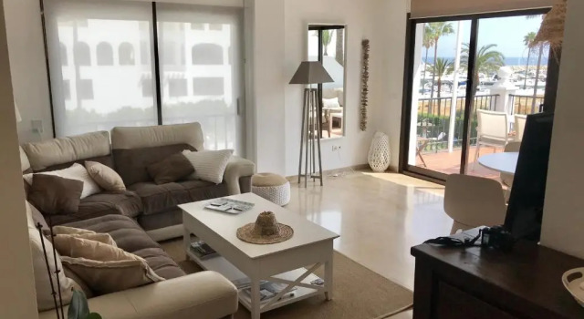 2204-Luxury apt on the beach,new,on duquesa port!
